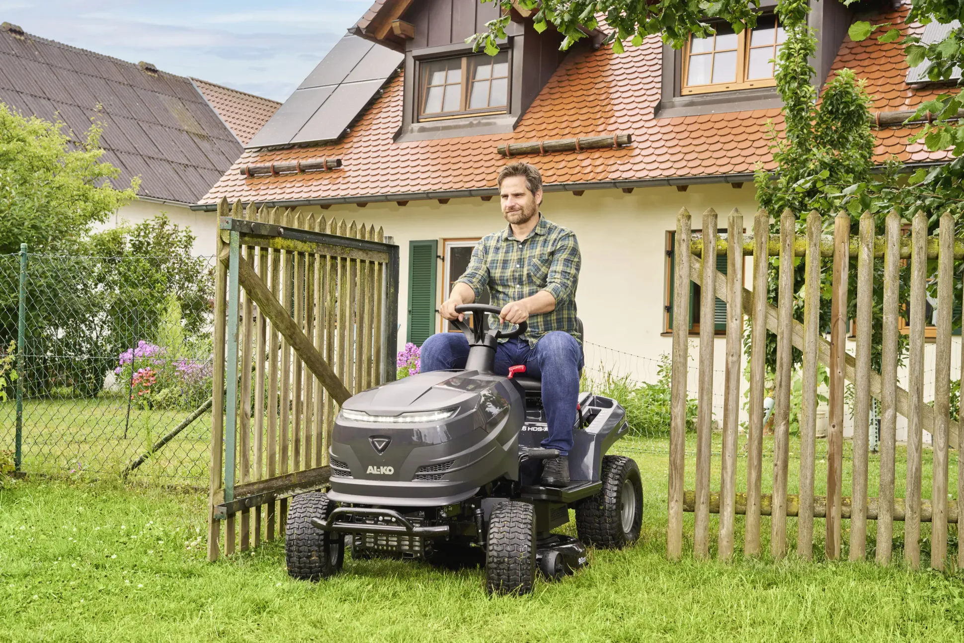AL-KO Benzin-Rasentraktor Easy 13-92.6 CS-A 7,2 kW 92 cm Schnittbreite Seitenauswurf