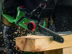 Bosch Akku Kettensäge PKE 18V-30-28 inkl. Akku & Ladegerät 30 cm Schwertlänge