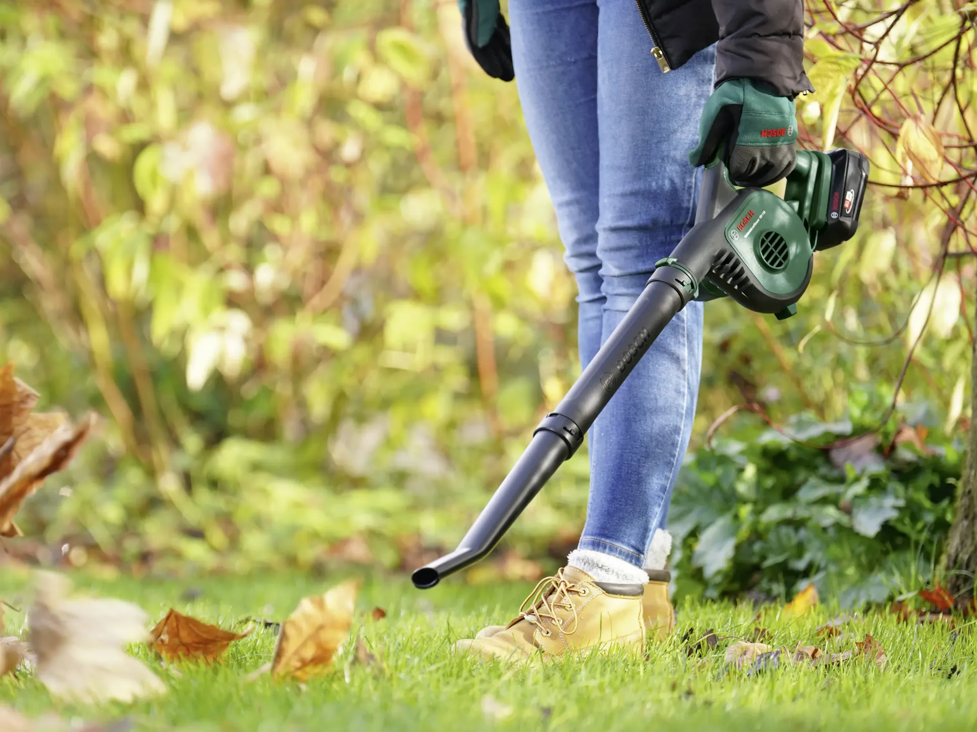 Bosch Akku-Laubbläser 18V UniversalLeafBlow solo