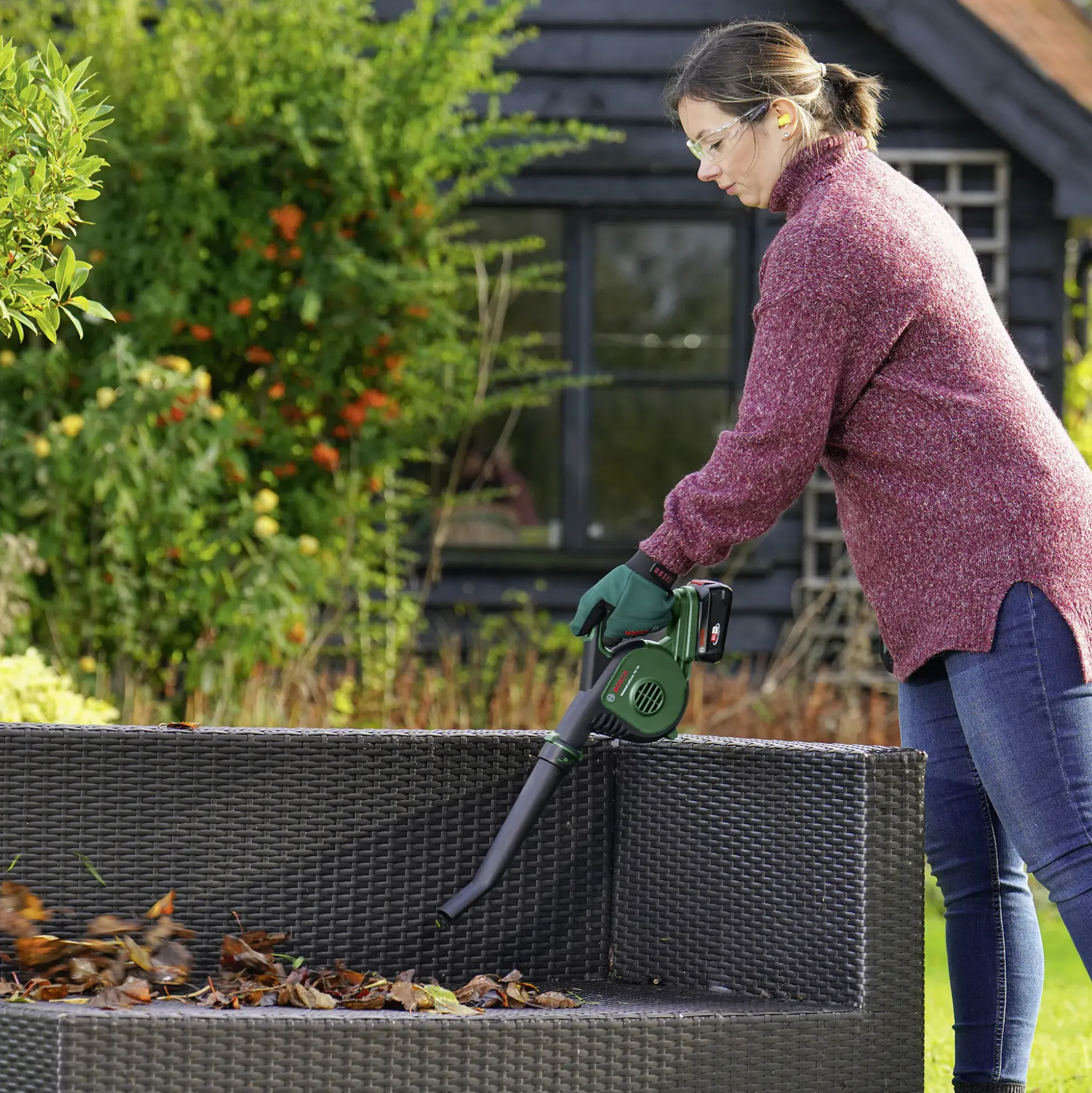 Bosch Akku-Laubbläser 18V UniversalLeafBlow solo