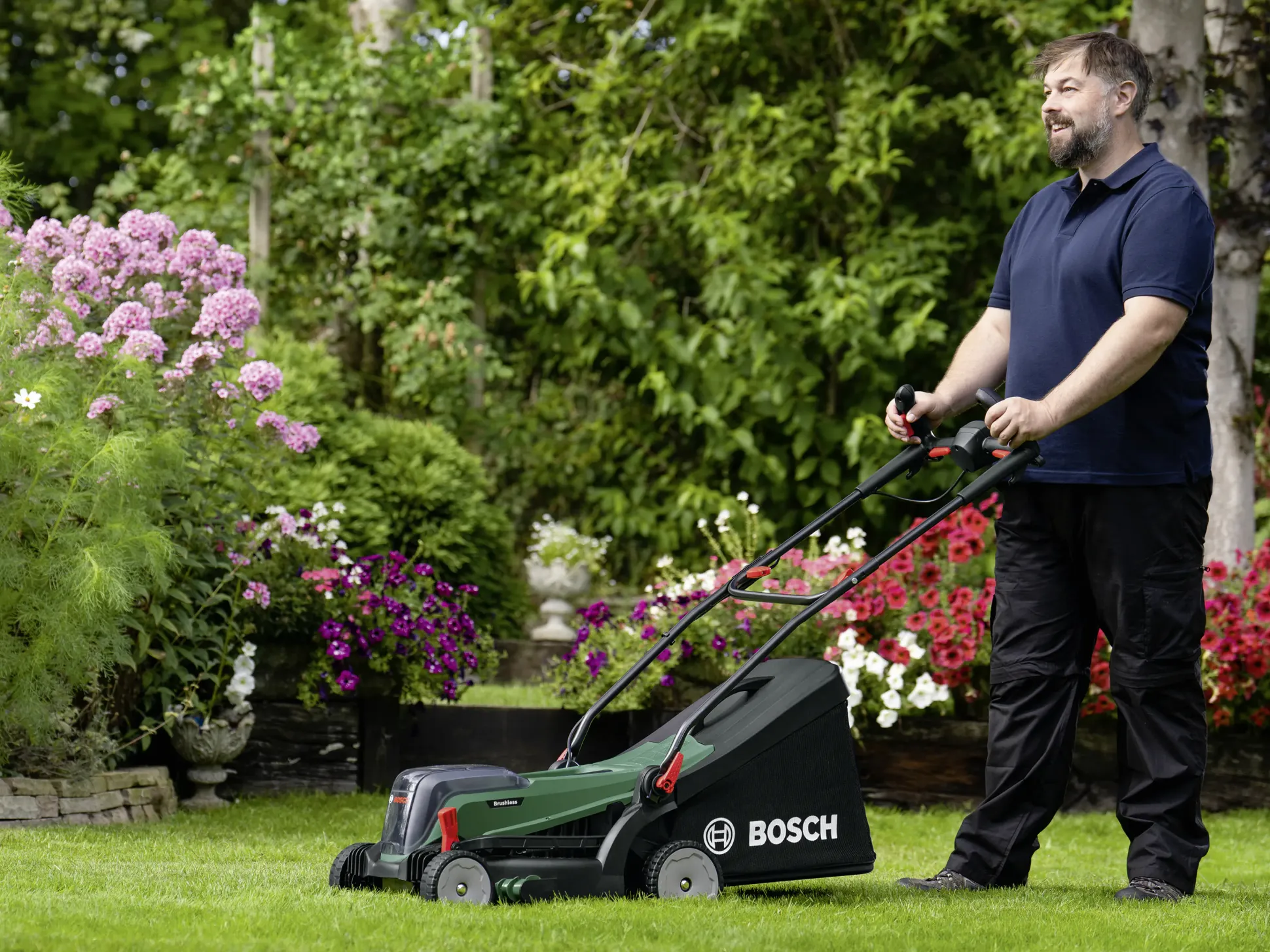 Bosch Akku-Rasenmäher UniversalRotak 2 x 18 V 37 cm Schnittbreite Solo