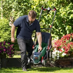 Bosch Akku-Rasenmäher UniversalRotak 2 x 18 V 37 cm Schnittbreite Solo