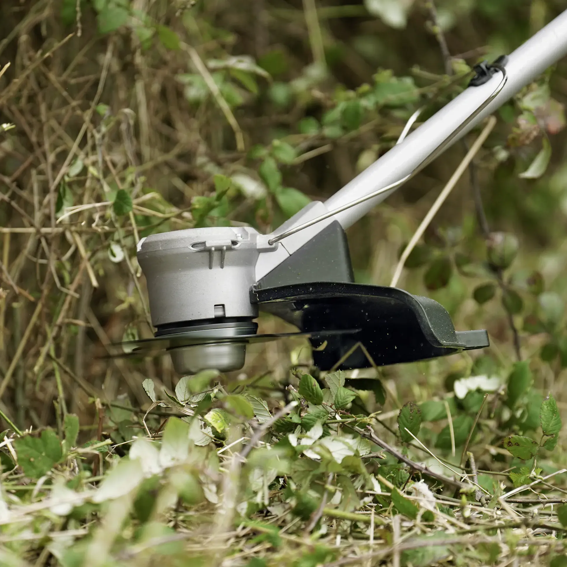 Bosch Akku-Rasentrimmer AdvancedBrushCut 36V-23 Solo 23 / 33 cm Schnittkreis