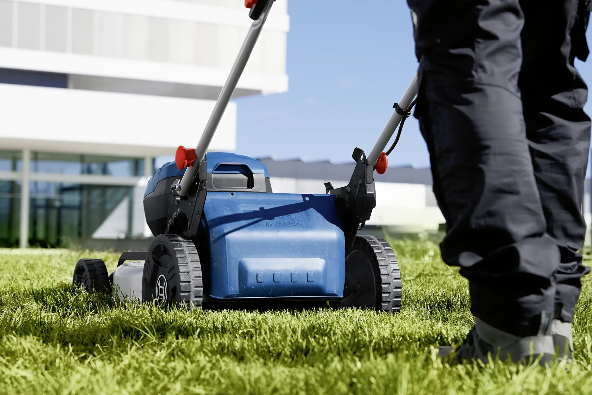 Bosch Professional Akku-Rasenmäher GRA 18V2-46 Solo