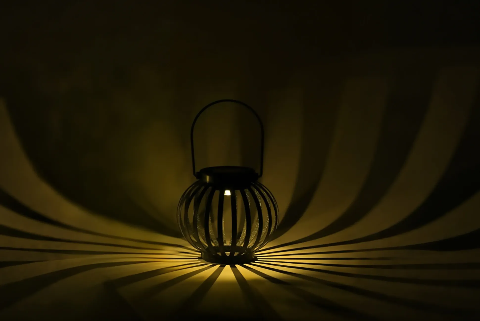 Dapo LED Solarleuchte Laterne Metall warmweiß