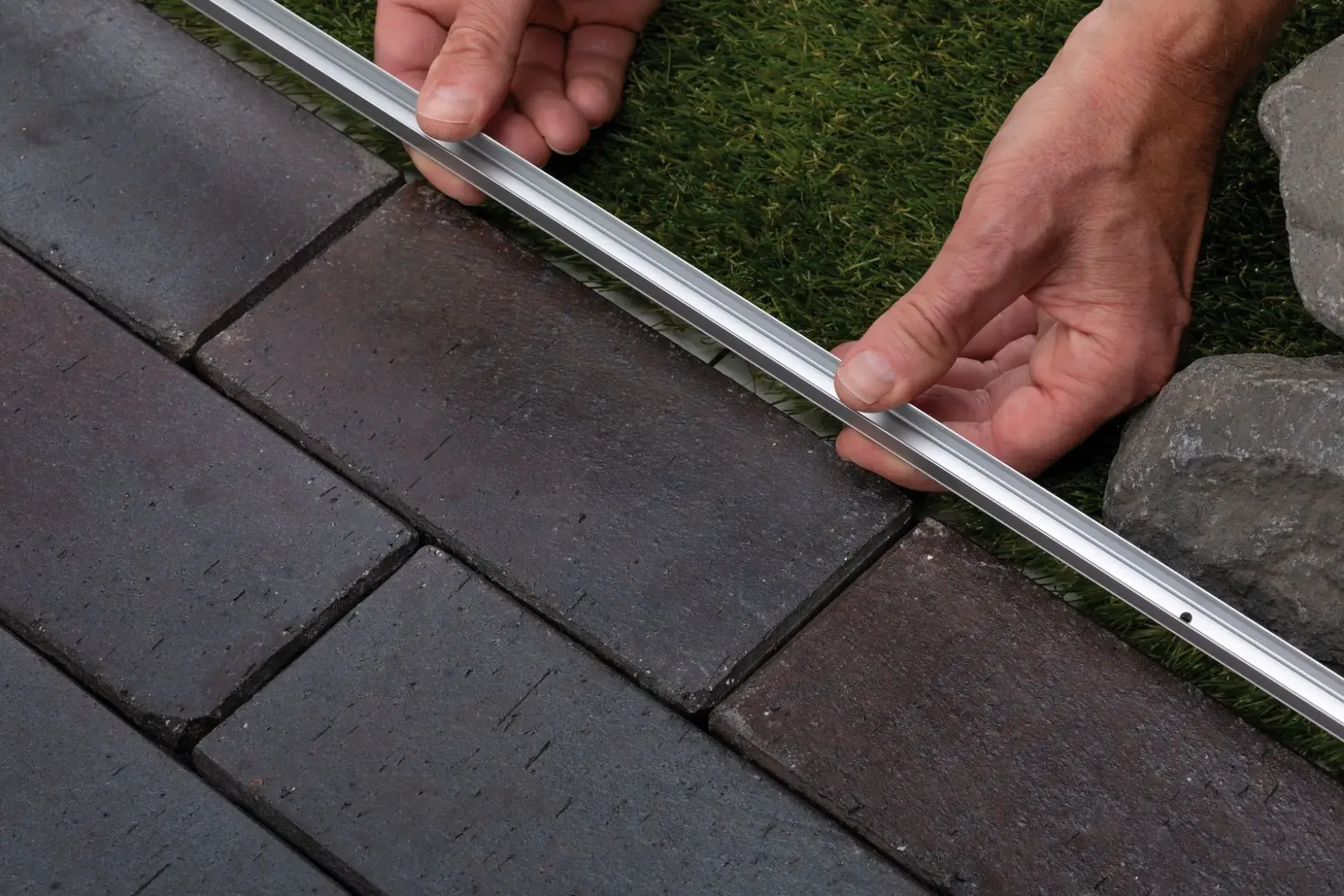 Paulmann Plug & Shine Neon LED-Stripe Profil Outdoor silber 1 m