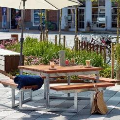 Plus Picknicktisch Twist Stahl-Holz 204 x 204 x 73 cm teak