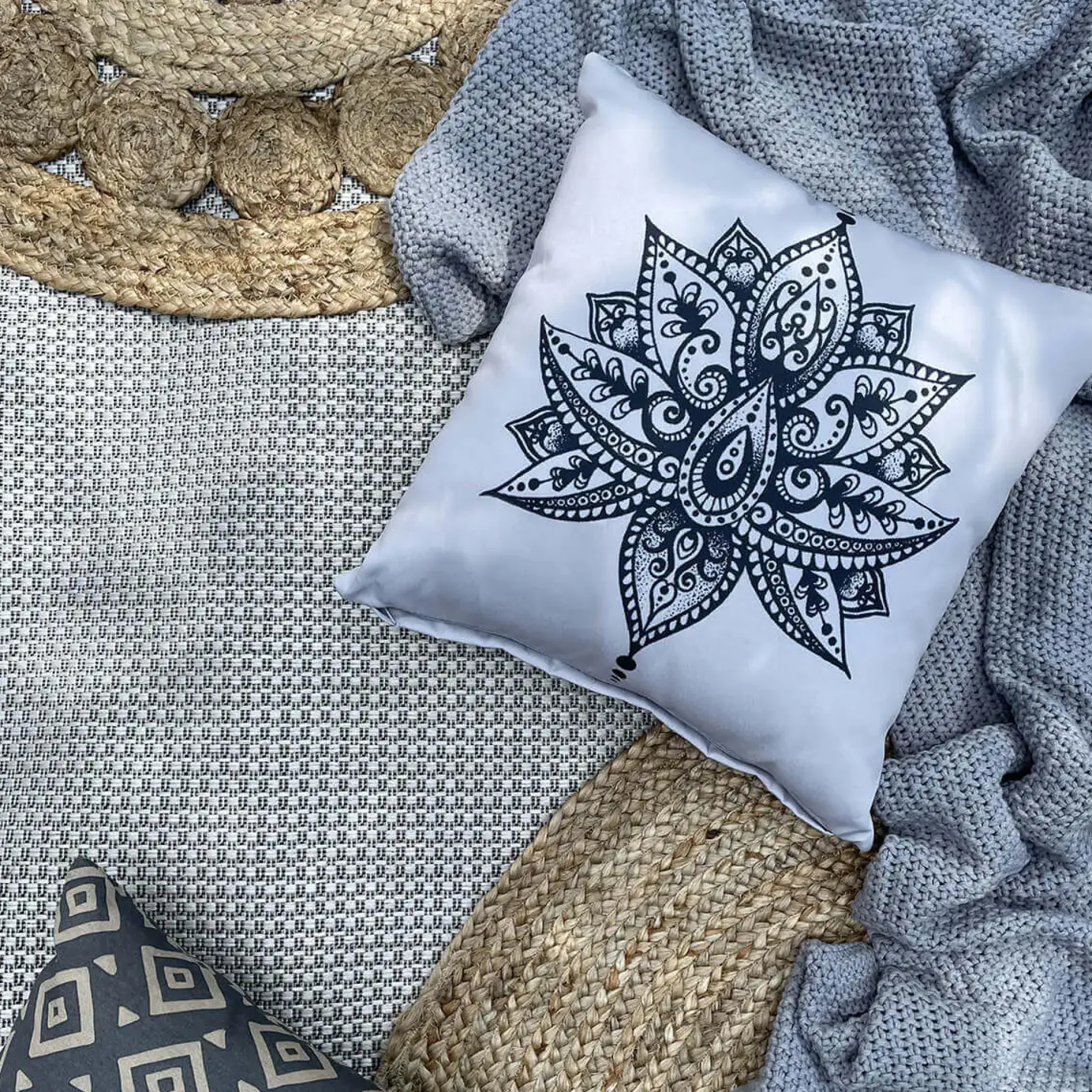 Primaster Wendekissen Namaste 45 x 45 cm, grau