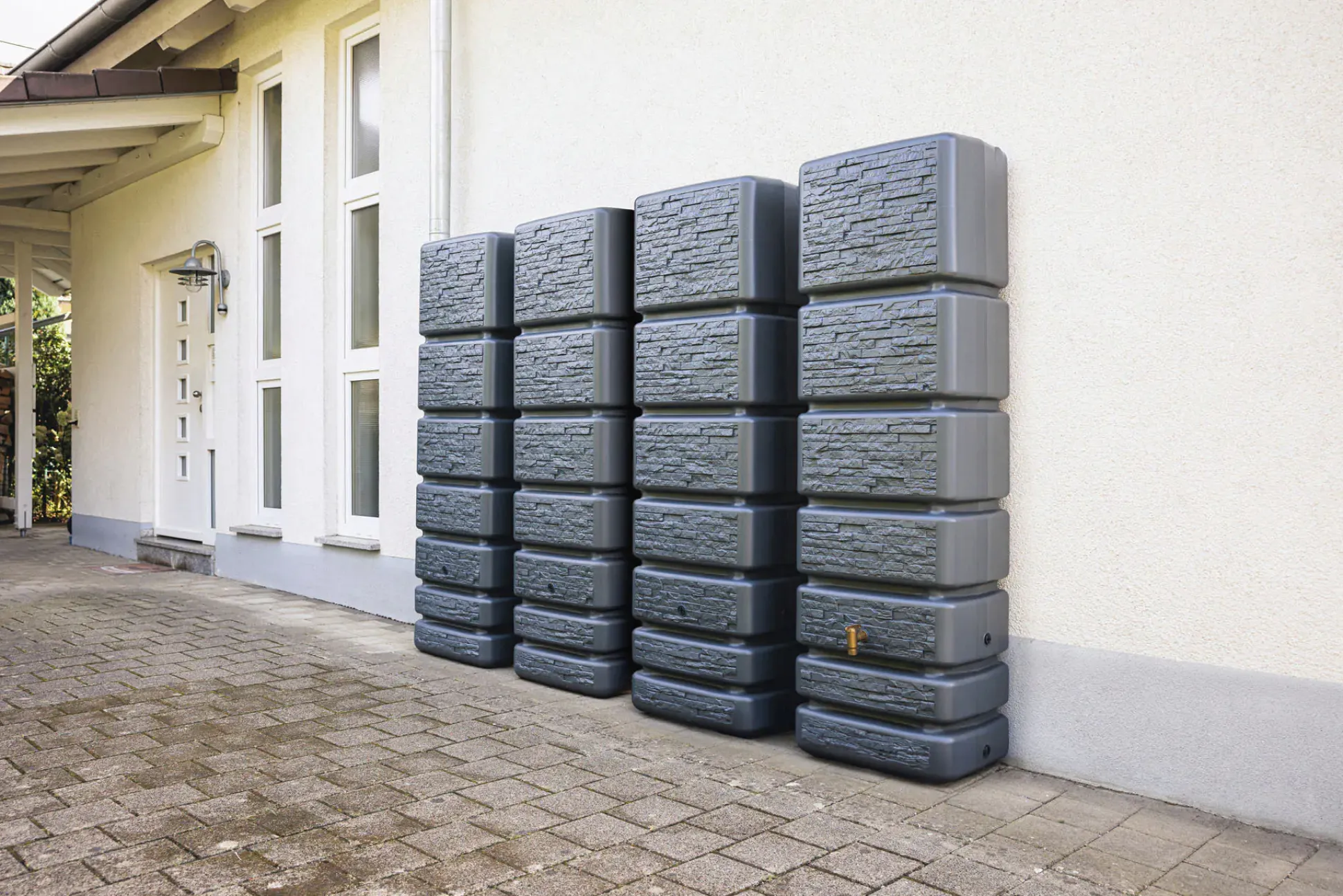 4rain Regentonne-Set Slim Stone Decor inkl. Zubehör Wandtank 1400 L graphitgrau 4 Stück