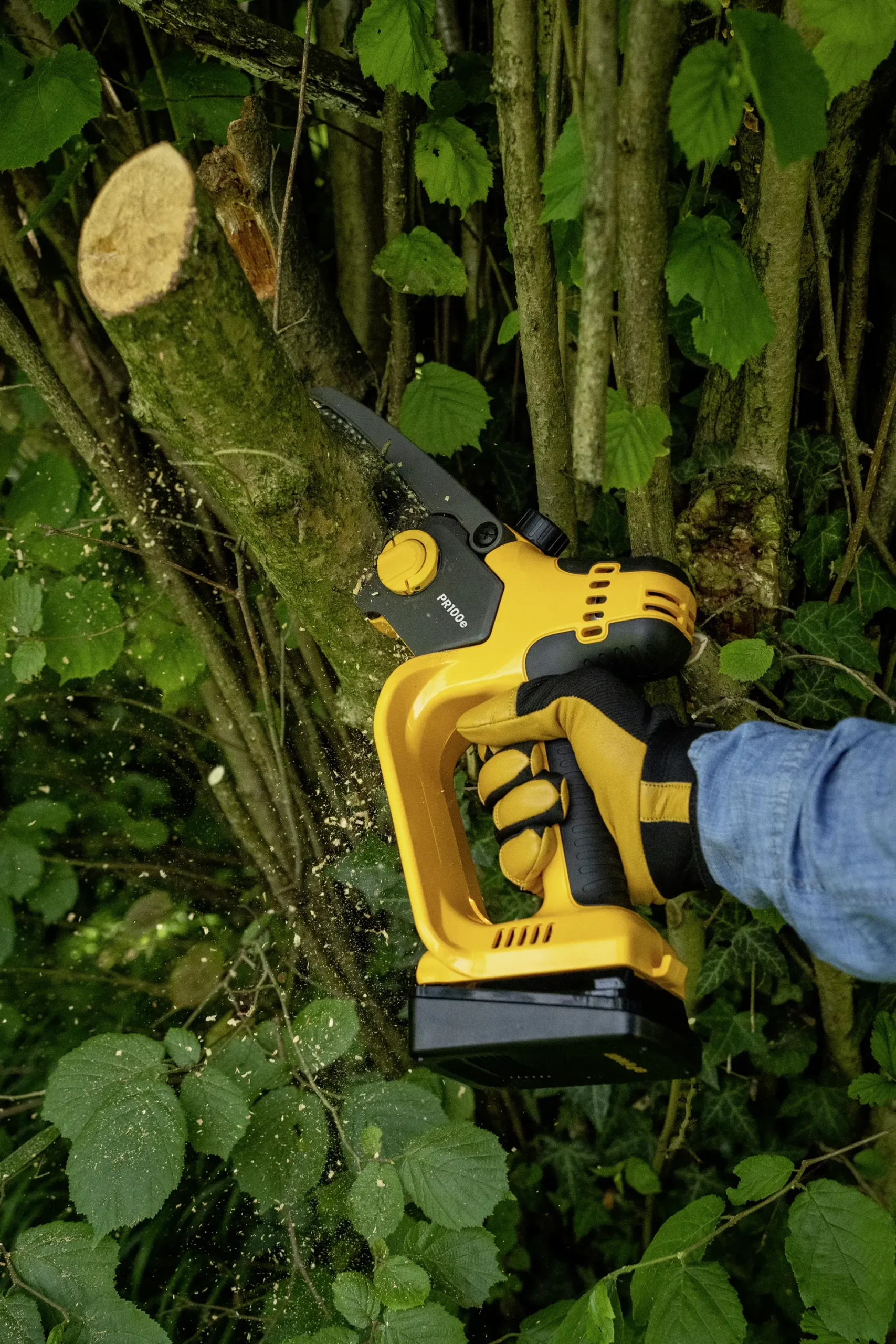 Stiga Akku Gehölzschneider PR 100e 20 V 13 cm Schwertlänge inkl. Li-Ionen 2,0 Ah Akku & Ladegerät