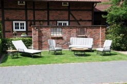 Sunny Smart Liege + Beistelltisch Yale silbergrau