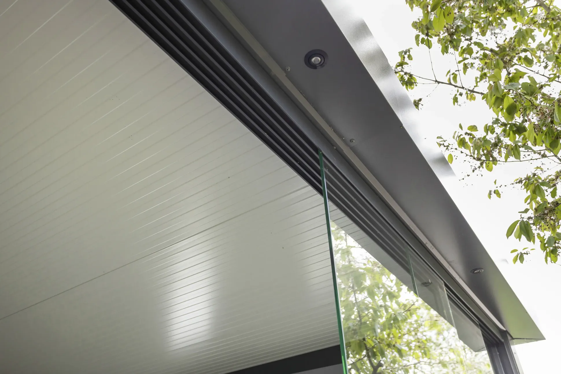 Telluria Glasschiebewand SIN 3630 für Pavillon granitgrau