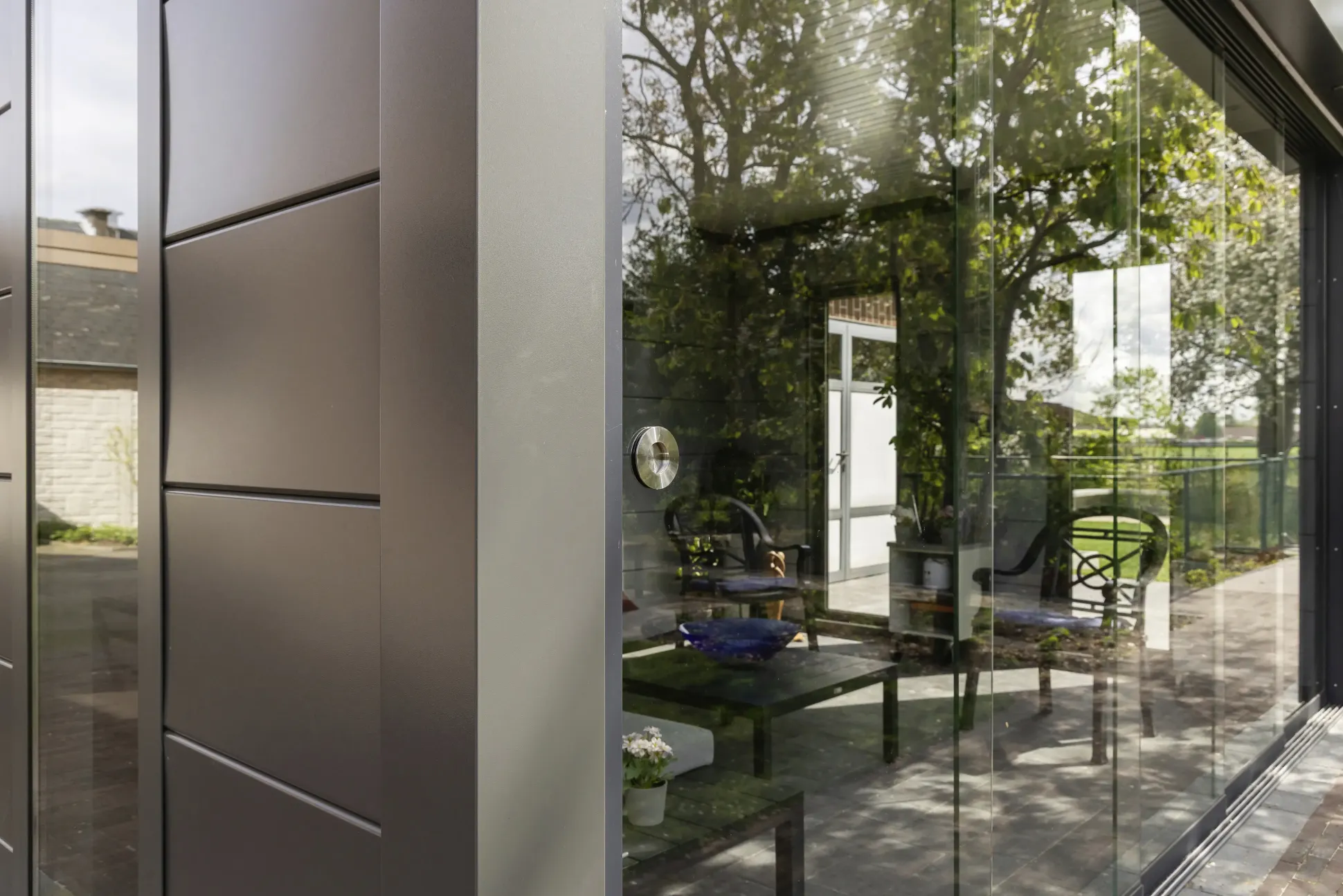 Telluria Glasschiebewand für Lounge Large schwarz