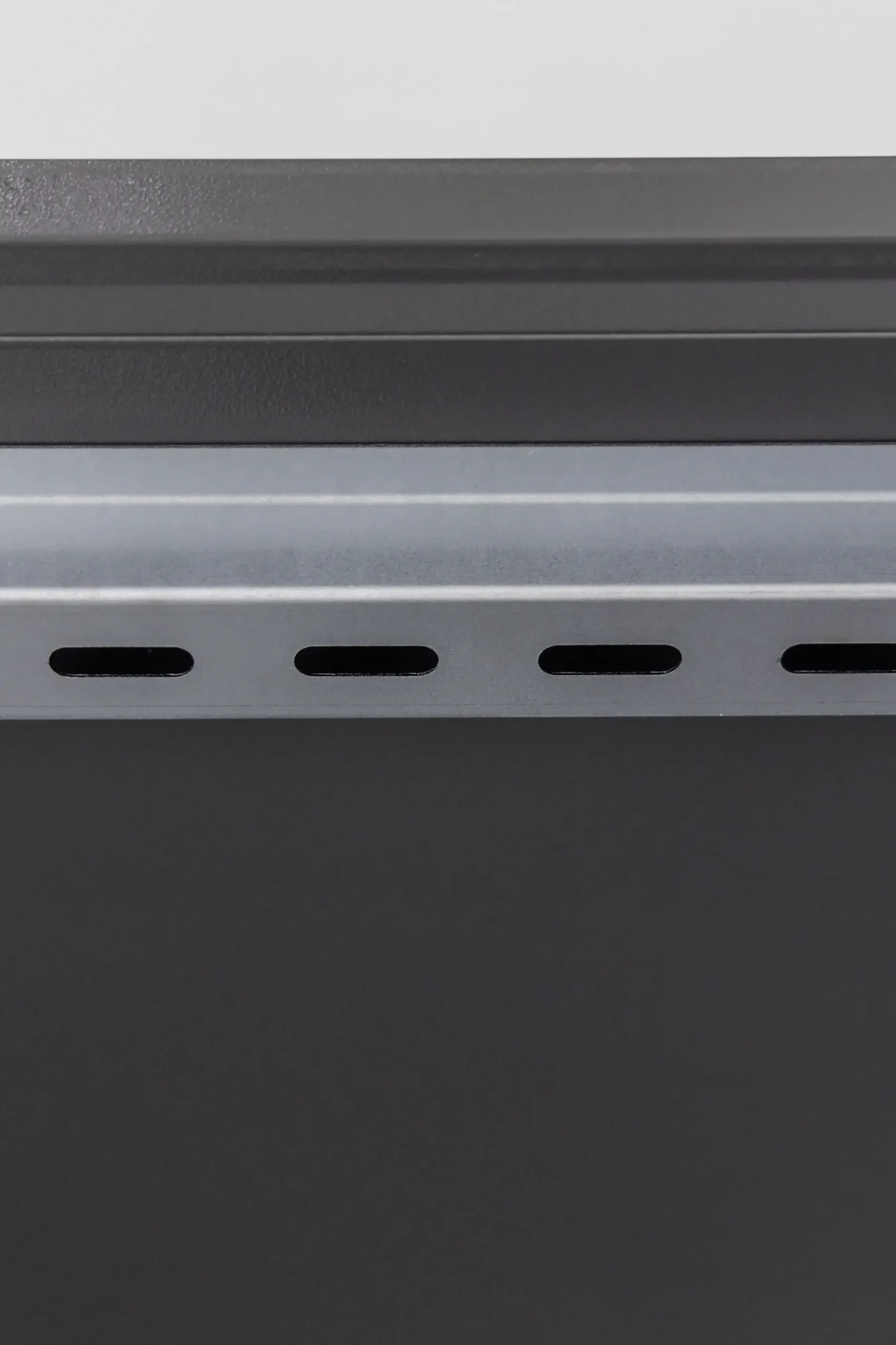 Telluria Regalsteher-Set Tür Giarmadio für Geräteschrank silber