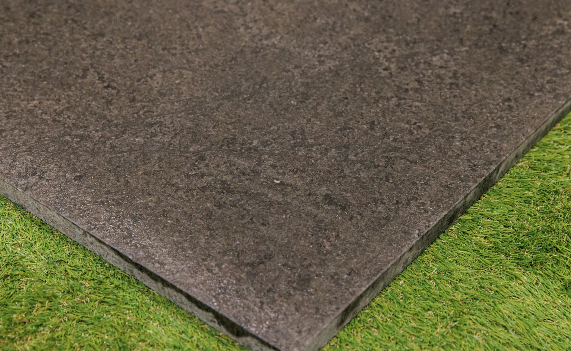 TrendLine Terrassenplatte Carbon Black 60 x 60 x 2 cm schwarz