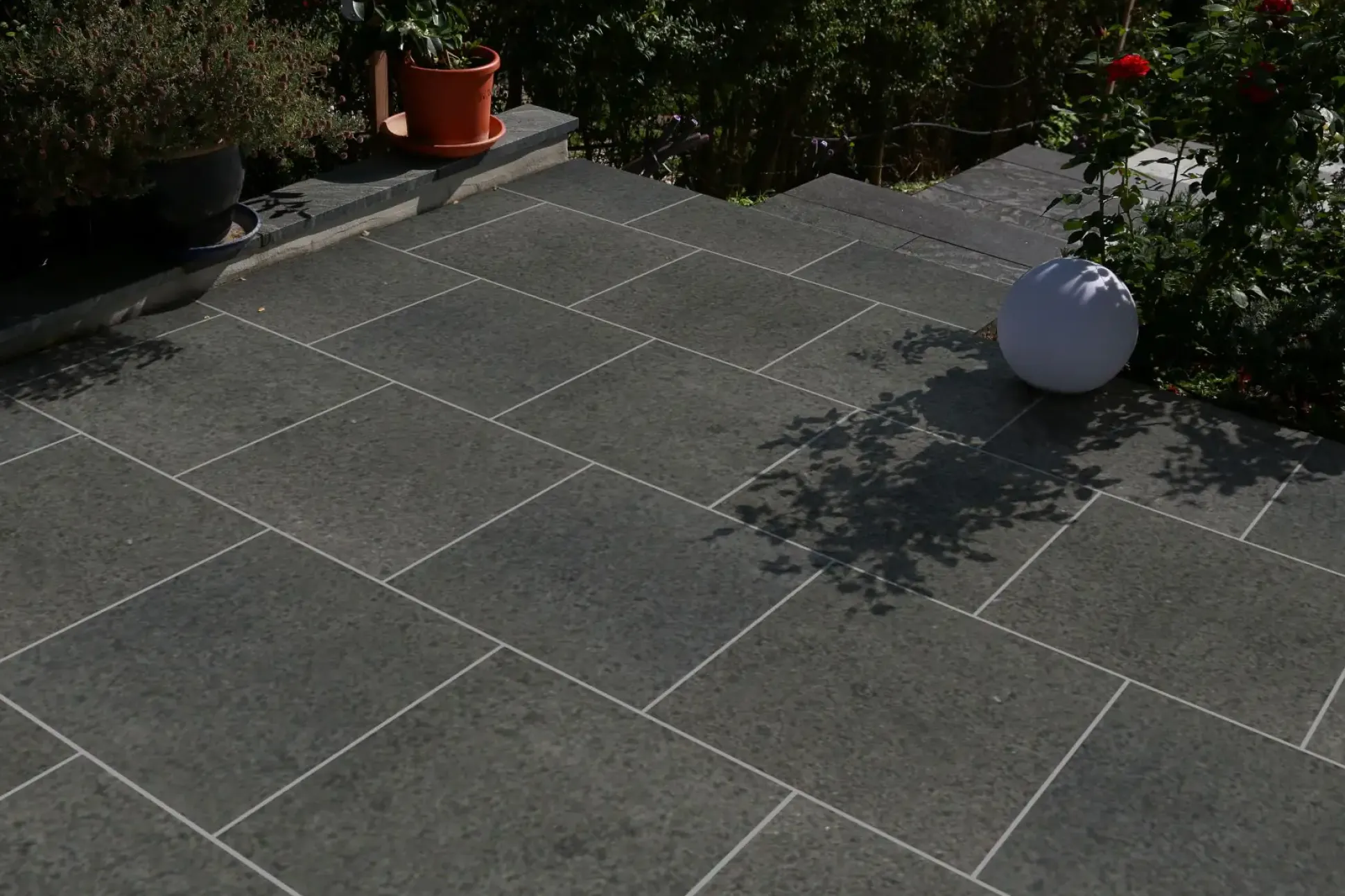 TrendLine Terrassenplatte Carbon Black 60 x 60 x 2 cm schwarz