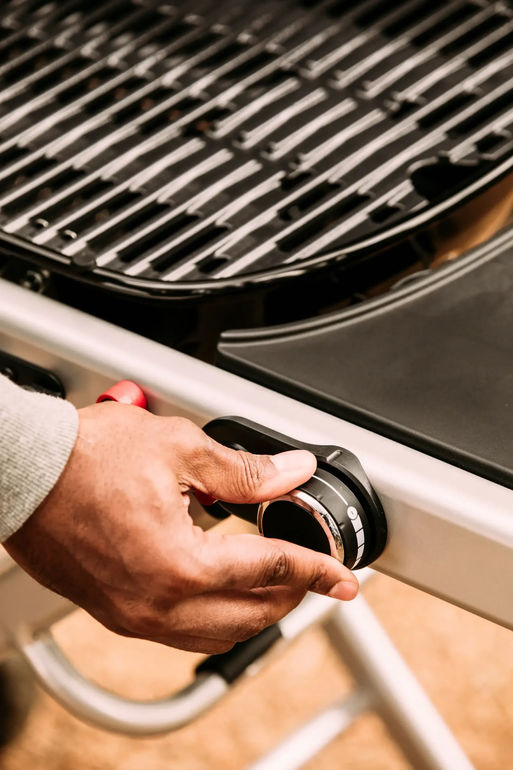Weber Gasgrill Traveler Grillfläche: 63 x 34 cm